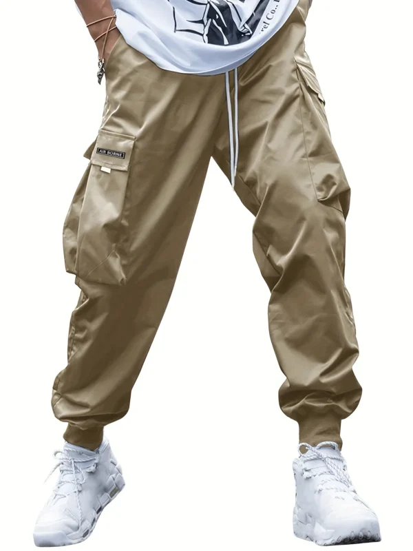 un pantalon cargo uni