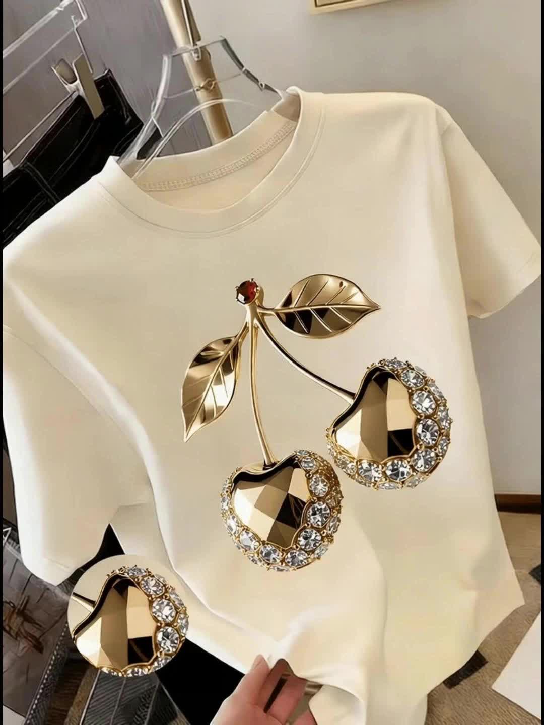 t shirt y2k pour femme à imprimé cerises dorées avec embellissements en diamant haut respirant à col ras du cou compatible avec une blouse | essentiel de la garde robe printemps été | t shirt décontracté léger adapté aux fêtes, cadeaux et tenues décontractées t shirt y2k pour femme à imprimé cerises dorées avec embellissements en diamant haut respirant à col ras du cou compatible avec une blouse | essentiel de la garde robe printemps été | t shirt décontracté léger adapté aux fêtes, cadeaux et tenues décontractées