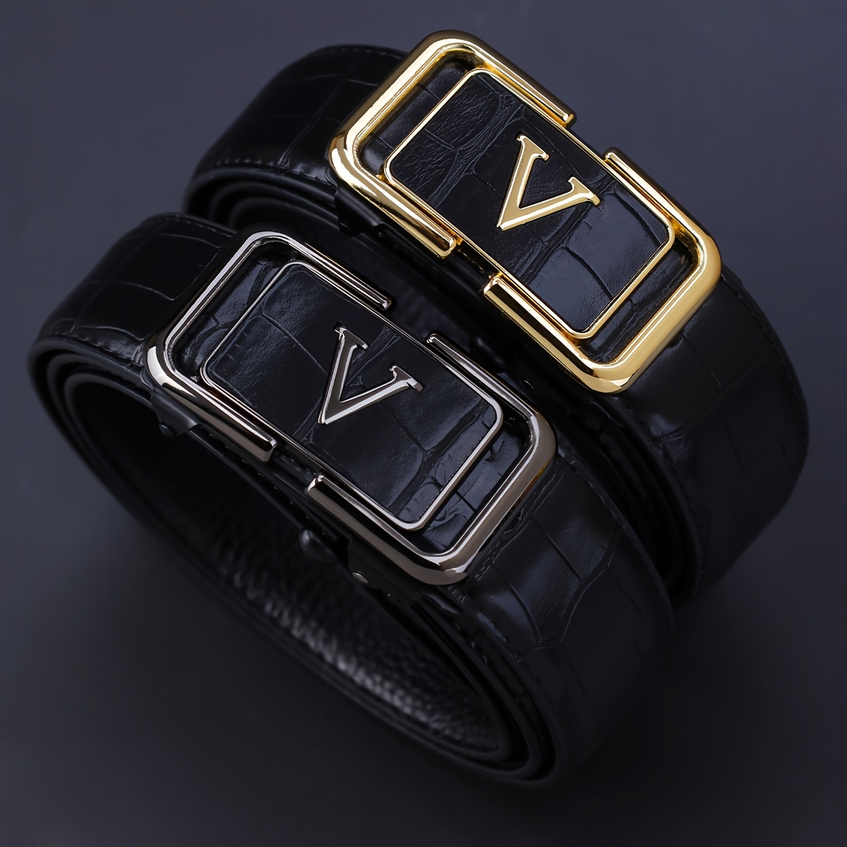 ceinture pour hommes haut de gamme avec boucle automatique. une ceinture élégante pour homme, adaptée aux occasions professionnelles, dégageant un charme séduisant. c'est un article de luxe avec des motifs de lettres dessus ceinture pour hommes haut de gamme avec boucle automatique. une ceinture élégante pour homme, adaptée aux occasions professionnelles, dégageant un charme séduisant. c'est un article de luxe avec des motifs de lettres dessus