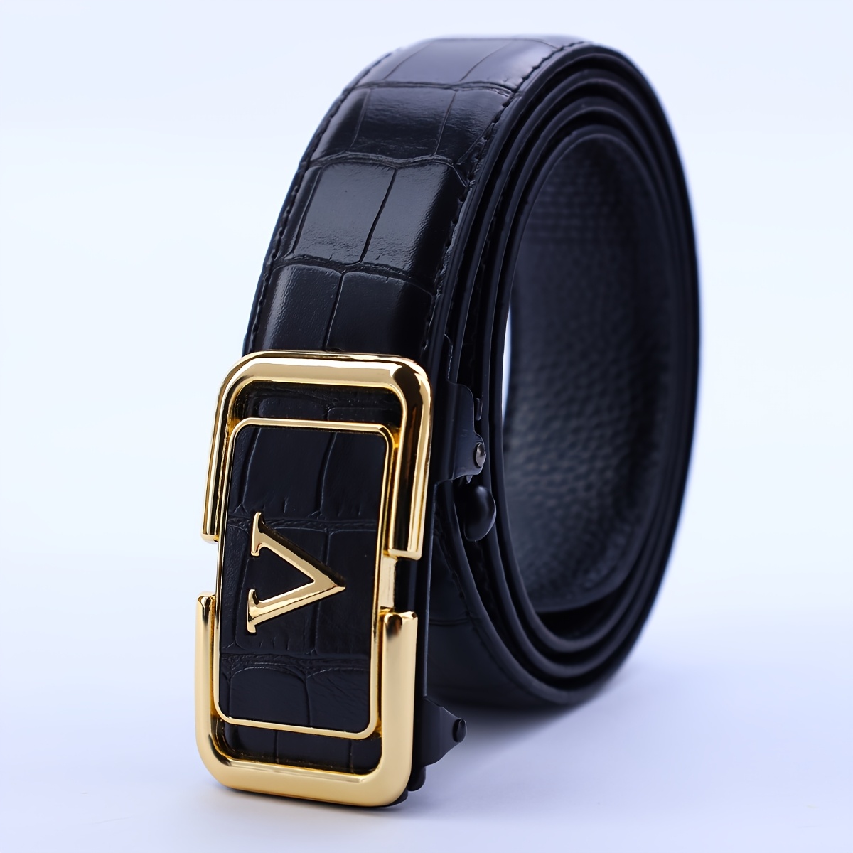 ceinture pour hommes haut de gamme avec boucle automatique. une ceinture élégante pour homme, adaptée aux occasions professionnelles, dégageant un charme séduisant. c'est un article de luxe avec des motifs de lettres dessus ceinture pour hommes haut de gamme avec boucle automatique. une ceinture élégante pour homme, adaptée aux occasions professionnelles, dégageant un charme séduisant. c'est un article de luxe avec des motifs de lettres dessus