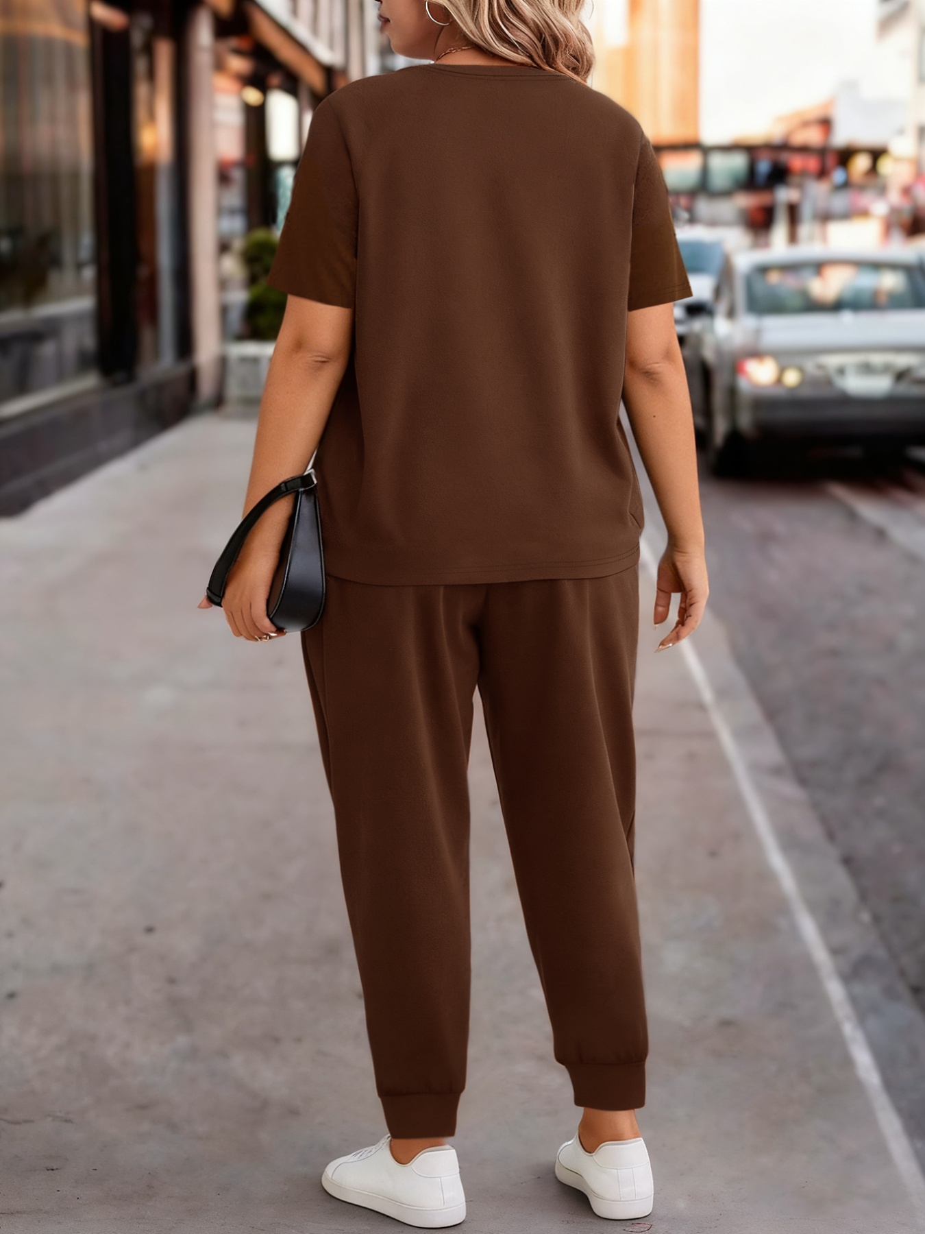 ensemble de détente 2 pièces pour femme grande taille, t shirt et jogging doux à élasticité moyenne avec cordons de serrage et poches, imprimé graphique, style décontracté idéal pour le printemps et l'été ensemble de détente 2 pièces pour femme grande taille, t shirt et jogging doux à élasticité moyenne avec cordons de serrage et poches, imprimé graphique, style décontracté idéal pour le printemps et l'été