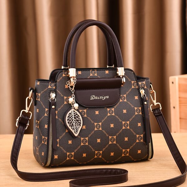 sac de haute qualité avec pendentif, sac à grande capacité imprimé pour femmes, nouveau tendance, cadeau d'anniversaire, rendez vous, réception d'affaires, sac de mère pour femmes d'âge moyen, sac à main, sac à bandoulière, sac à bandoulière atmosphérique, essentiel pour les femmes pour sortir