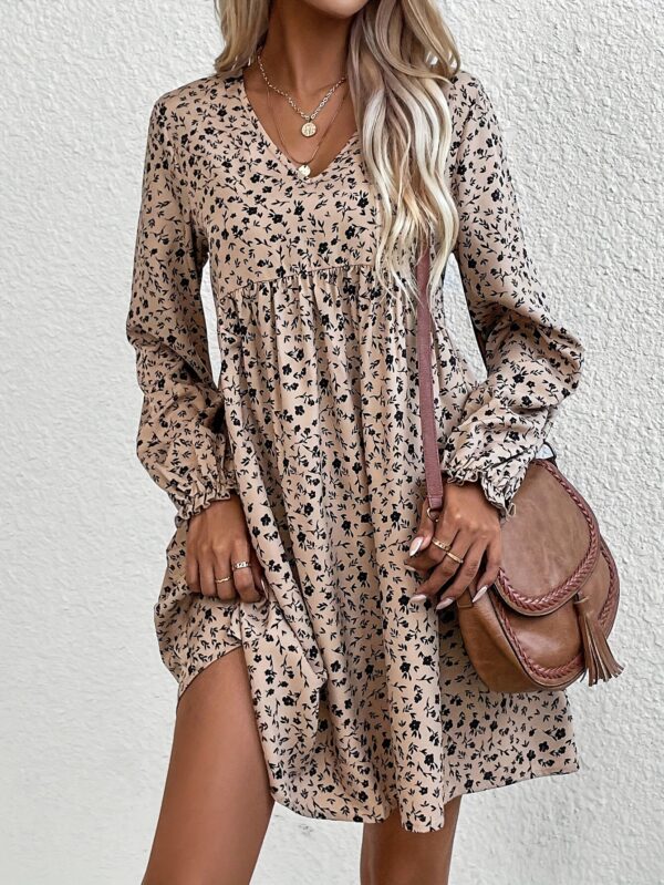 robe longue à manches longues et col en v à imprimé floral élégant pour femme, 100 % polyester tissé, robe midi trapèze fluide d'automne avec manches à volants