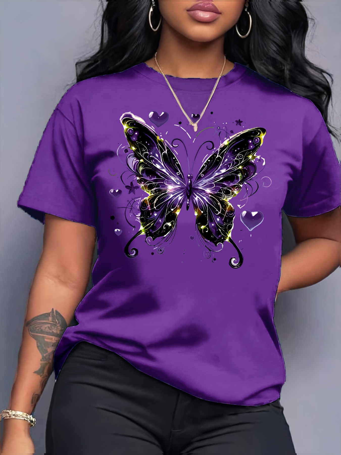 t shirt décontracté pour femmes avec un imprimé nœud, des manches courtes et un col rond. fabriqué en tissu léger, parfait pour le printemps et l'été. lavable en machine avec un motif papillon, ce t shirt à finition brillante offre un ajustement confortable pour un usage quotidien. t shirt décontracté pour femmes avec un imprimé nœud, des manches courtes et un col rond. fabriqué en tissu léger, parfait pour le printemps et l'été. lavable en machine avec un motif papillon, ce t shirt à finition brillante offre un ajustement confortable pour un usage quotidien.