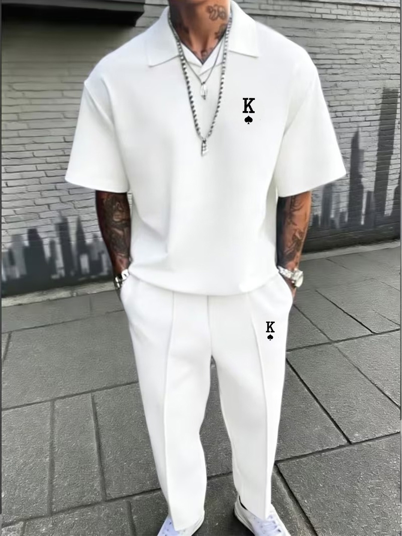 ensemble streetwear adolescente, polo à col cubain oversize et pantalon slim fit, tenue chic minimaliste pour occasions décontractées et smart casual, pour l'extérieur, pour adolescentes ensemble streetwear adolescente, polo à col cubain oversize et pantalon slim fit, tenue chic minimaliste pour occasions décontractées et smart casual, pour l'extérieur, pour adolescentes