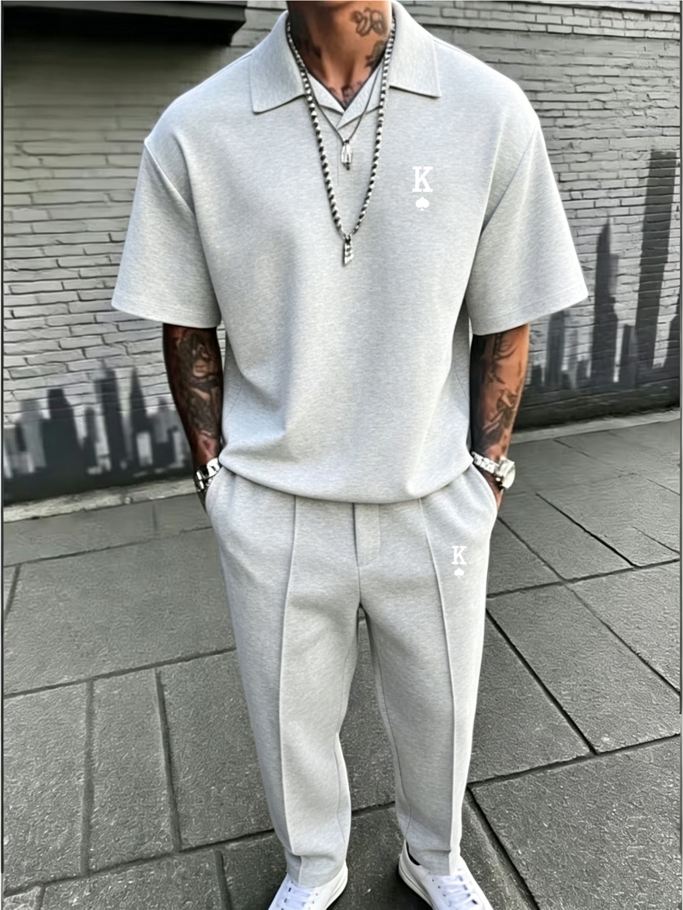 ensemble streetwear adolescente, polo à col cubain oversize et pantalon slim fit, tenue chic minimaliste pour occasions décontractées et smart casual, pour l'extérieur, pour adolescentes ensemble streetwear adolescente, polo à col cubain oversize et pantalon slim fit, tenue chic minimaliste pour occasions décontractées et smart casual, pour l'extérieur, pour adolescentes