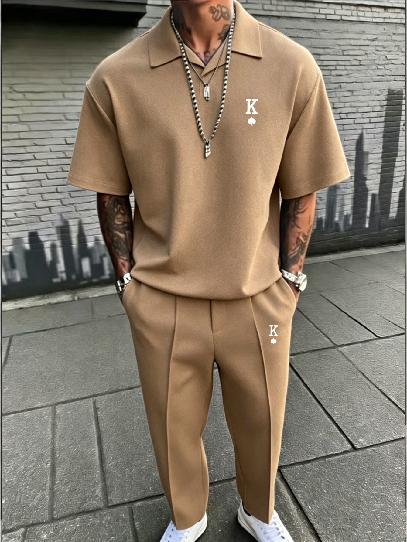 ensemble streetwear adolescente, polo à col cubain oversize et pantalon slim fit, tenue chic minimaliste pour occasions décontractées et smart casual, pour l'extérieur, pour adolescentes ensemble streetwear adolescente, polo à col cubain oversize et pantalon slim fit, tenue chic minimaliste pour occasions décontractées et smart casual, pour l'extérieur, pour adolescentes