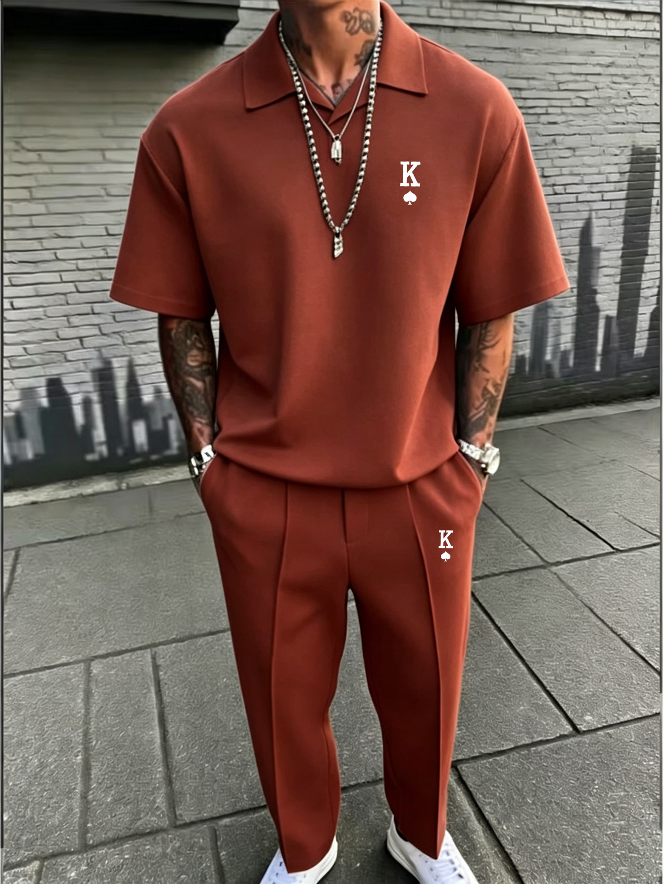 ensemble streetwear adolescente, polo à col cubain oversize et pantalon slim fit, tenue chic minimaliste pour occasions décontractées et smart casual, pour l'extérieur, pour adolescentes ensemble streetwear adolescente, polo à col cubain oversize et pantalon slim fit, tenue chic minimaliste pour occasions décontractées et smart casual, pour l'extérieur, pour adolescentes