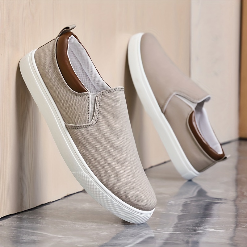 chaussures basses rétro pour hommes légères, respirantes et antidérapantes adhérence tout terrain, semelle et tissu en toile, chaussures de skate décontractées adaptées au quotidien, extérieur, salle de sport confortables et durables chaussures basses rétro pour hommes légères, respirantes et antidérapantes adhérence tout terrain, semelle et tissu en toile, chaussures de skate décontractées adaptées au quotidien, extérieur, salle de sport confortables et durables